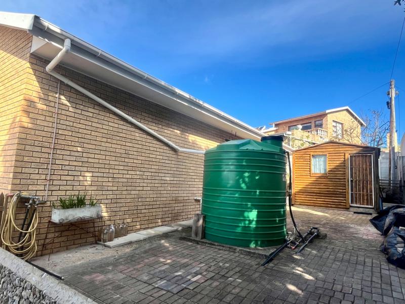 3 Bedroom Property for Sale in Fraaiuitsig Western Cape